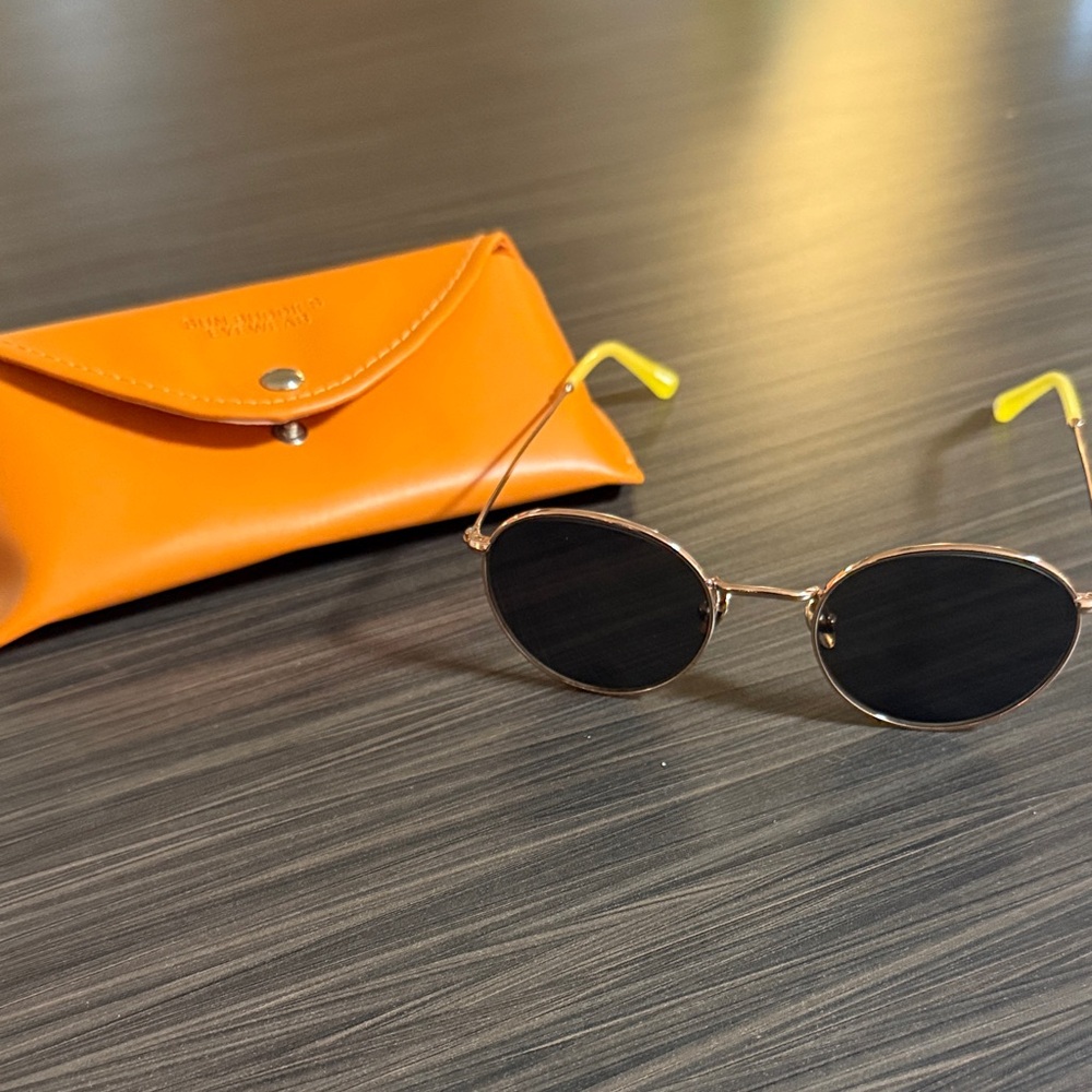 Carhartt x Sunbuddies Black Sunglasses with Orange Case